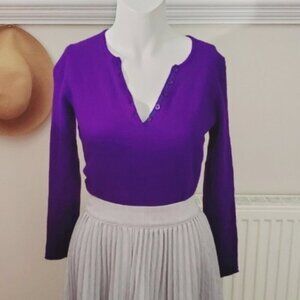 Ellen Tracy 100٪ Extra Fine Merino Wool Deep Purple Knit V neck Sweater (XS fit)